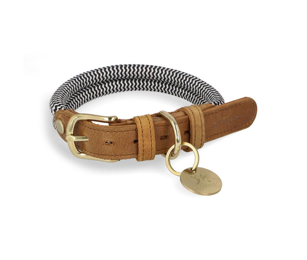 ADJUSTABLE DOG COLLAR