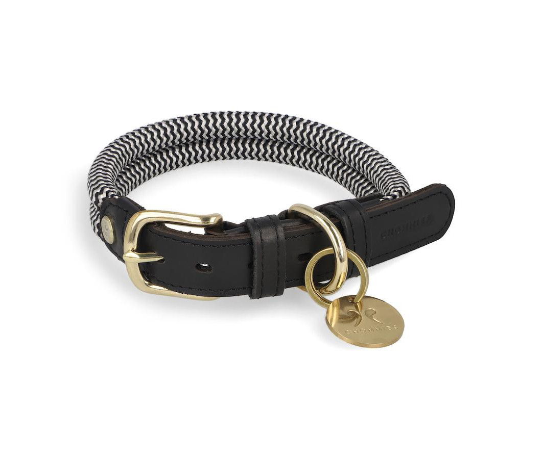 ADJUSTABLE DOG COLLAR